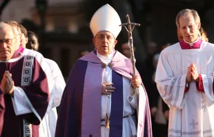 Papa Francisco antes de celebrar la Misa por el Miércoles de Ceniza / Foto: Daniel Ibáñez (ACI Prensa) 