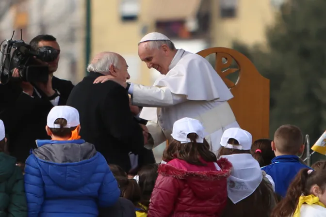 Los abuelos son un tesoro para la familia, recuerda el Papa Francisco