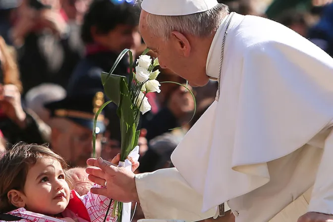 El Papa Francisco enseña los tres “verbos del Pastor”: Ver, tener compasión y enseñar