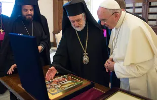 Delegación del Patriarcado Ecuménico de Constantinopla y el Papa Francisco. Foto: L'Osservatore Romano. 