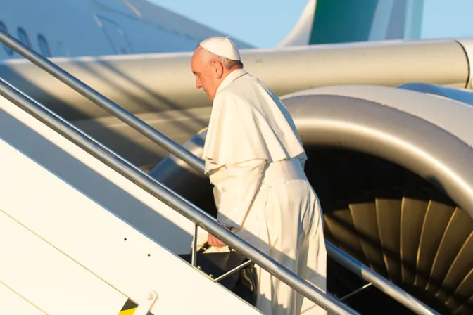 Papa Francisco emprende su viaje a África y lo encomienda a la Santa Virgen María