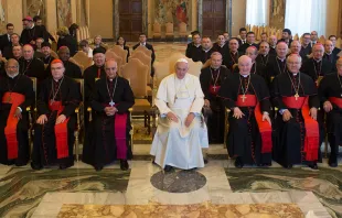 Papa Francisco con miembros del Pontificio Consejo para Nueva Evangelización / Foto: L'Osservatore Romano 