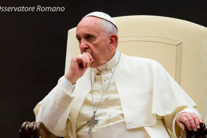 Papa Francisco llamó a víctima de abusos en España y lo alentó a demandar a culpables