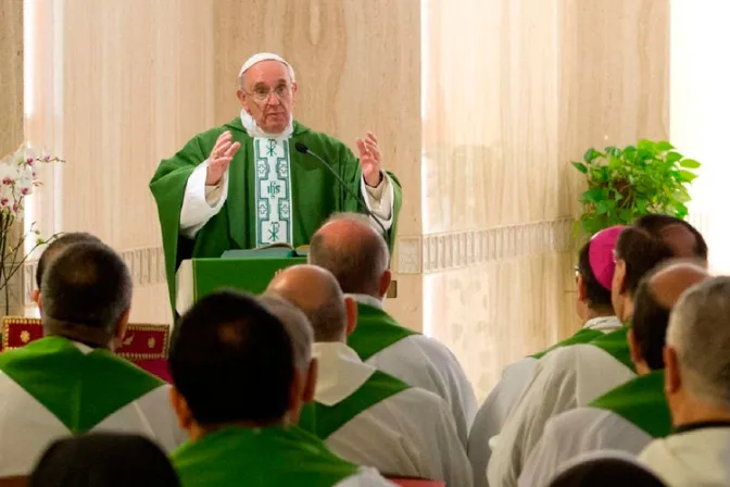 ¿Rezas a menudo con devoción? ¿Qué frutos puede tener? El Papa responde a la cuestión 