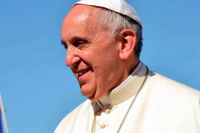 Papa Francisco no viajará a Argentina en 2016, señala ceremoniero pontificio