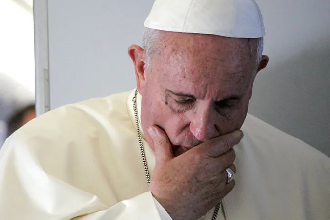 Vaticano desmiente la noticia de un "discurso histórico" del Papa sobre homosexualidad
