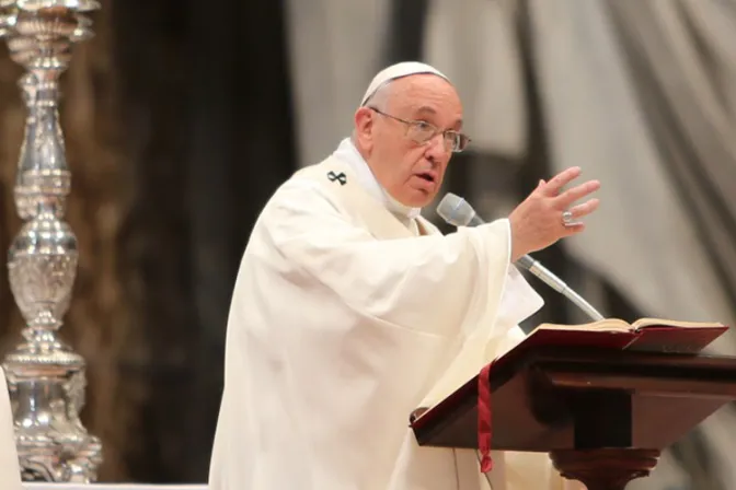 Papa Francisco alerta que hay vientos violentos que golpean a la Iglesia