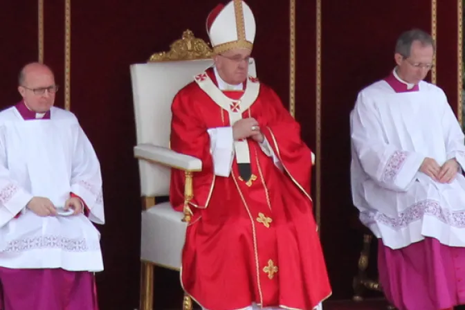 El Papa alienta a meditar en Semana Santa sobre quiénes somos frente a Jesús que sufre