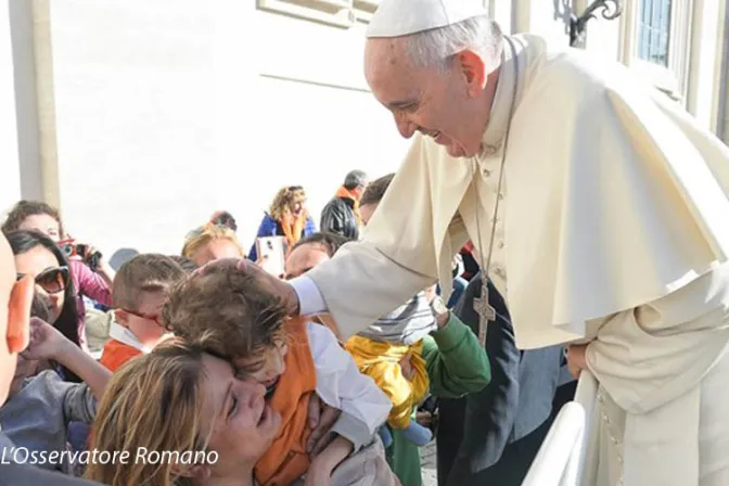 Salir, escuchar y anunciar: Tres consejos del Papa Francisco a misioneros