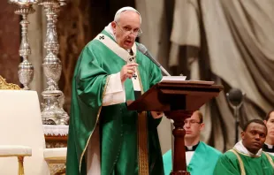 Papa Francisco en Misa de hoy, en la Basílica de San Pedro. Foto: Lauren Cater / ACI Prensa. 