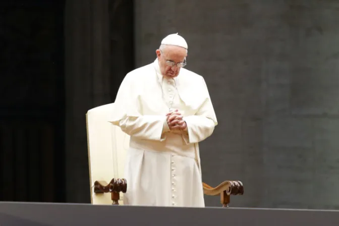 El Papa Francisco se solidariza con las víctimas del incendio en Londres