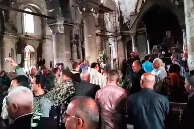 VIDEO: Cristianos iraquíes celebraron Domingo de Ramos en catedral liberada del ISIS