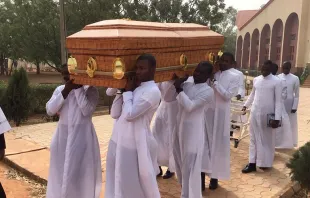 Funeral católico en Nigeria | Crédito: ACN 