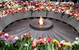 Complejo conmemorativo del Genocidio Armenio "Llama eterna". Crédito: Turkmenistan/Wikipedia (CC BY 3.0) 
