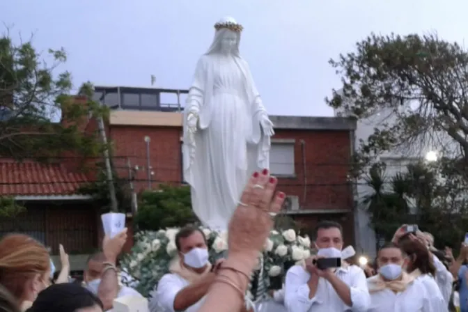 Uruguay confió a la Virgen María la bendición y protección de las familias
