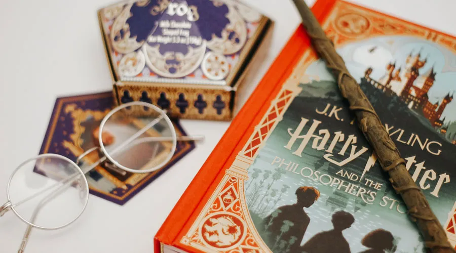 Libro de Harry Potter. Crédito: Shayna Douglas / Unsplash