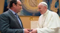 El Presidente de Francia Francois Hollande y el Papa Francisco / Foto: L'Osservatore Romano