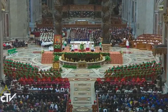 El Papa clausura Sínodo: Sólo el encuentro con Jesús da fuerza para afrontar dificultades