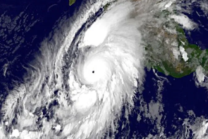 Lanzan cadena de oración por México ante embate de Huracán Patricia