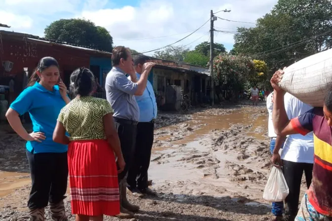 Iglesia en Colombia pide ayuda para miles de damnificados tras desborde de río