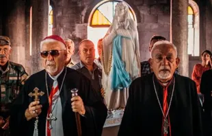 Procesión con una imagen de la Virgen de Lourdes en una iglesia en Qaraqosh (Irak) / Foto: Oeuvre D´Orient (AgenceCIRIC) 