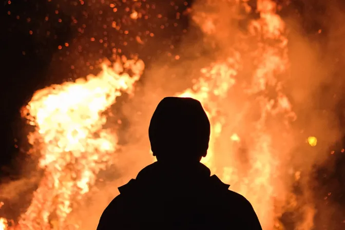 Incendio destruye iglesia de más 300 años de antigüedad