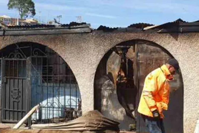 Cáritas Chile lanza campaña para ayudar a mil damnificados de incendio en Valparaíso