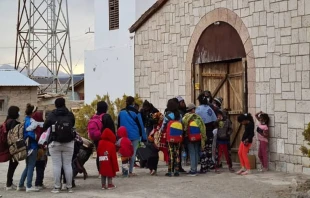 Familias inmigrantes en albergue. Cru00e9dito: Diu00f3cesis de Iquique. 