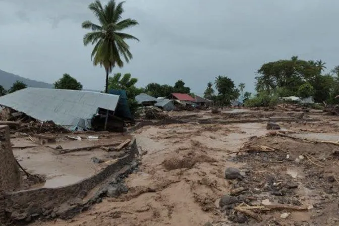 Papa Francisco reza por víctimas de inundaciones en Indonesia y Timor Oriental