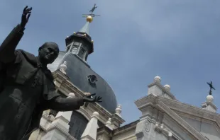 Estatua de San Juan Pablo II en Madrid (Espau00f1a). Cru00e9dito: Cathopic 