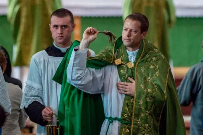 Exprisionero de conciencia en Birmania ordenado sacerdote