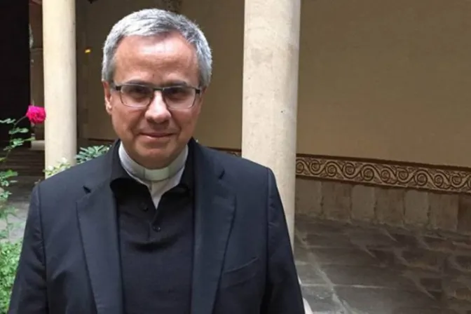 Arzobispo español dice que no le molestaría ver mujeres sacerdotes