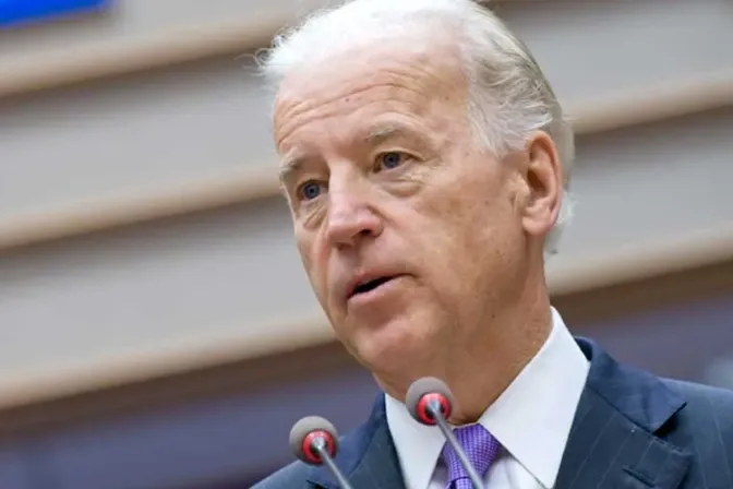 Biden dice que obispos no pueden negar Eucaristía a políticos abortistas