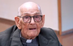 El sacerdote centenario P. José Peiró. Crédito: Alberto Sáiz / AVAN 