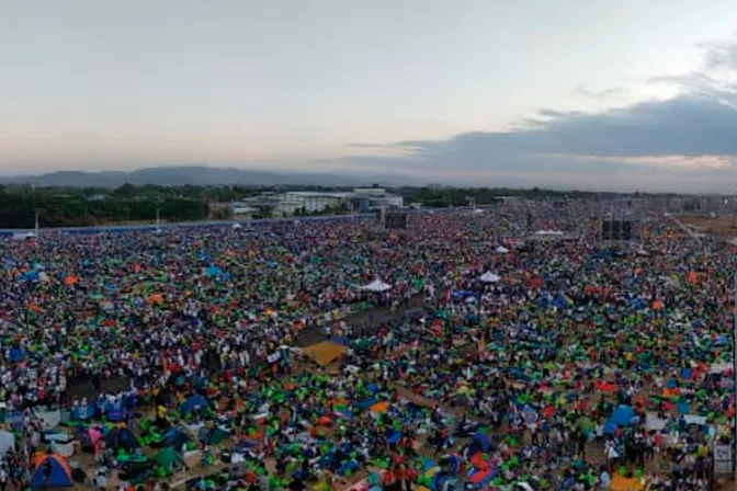 Como María digan “sí” y enamórense de su misión, alienta el Papa en Misa final de JMJ 2019