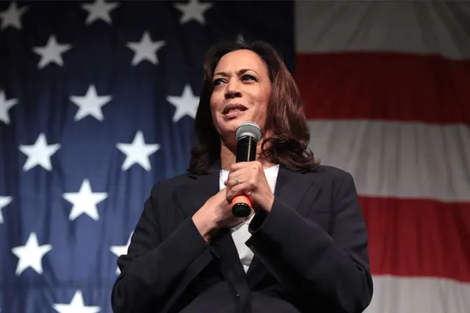 Denuncian que Kamala Harris promovió leyes contra centros de ayuda a embarazadas