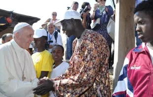 Visita del Papa Francisco a Lampedusa en 2013. Crédito: Vatican Media 