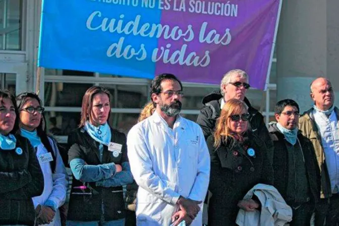 Condenan a médico por negarse a realizar aborto