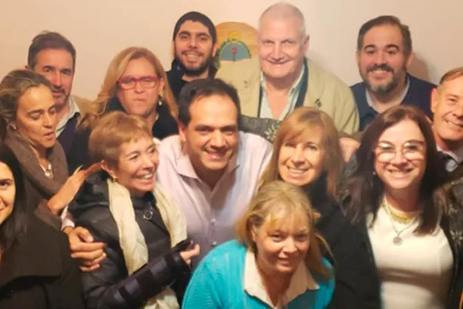 Médico que evitó aborto en Argentina recibió homenaje 