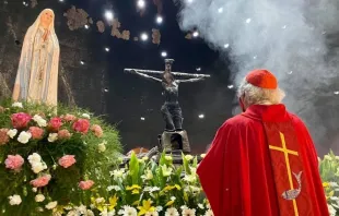 El Cardenal Leopoldo Brenes inciensa imagen de la Sangre de Cristo en Catedral de Managua el 31 de julio. Crédito: Arquidiócesis de Managua. 