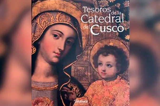 Papa Francisco recibe libro de “Los tesoros de la Catedral del Cusco”