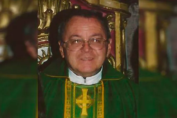 Asesinan a sacerdote católico e incendian su casa en Argentina