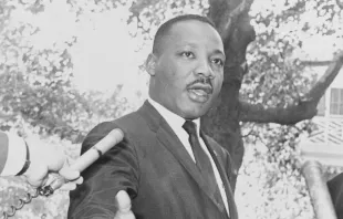 Conferencia de prensa del reverendo Martin Luther King / Crédito: Dominio Público 
