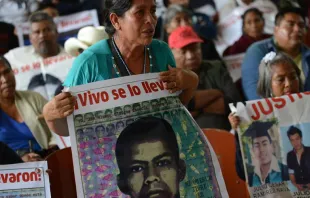 Madre de uno de los 43 estudiantes de Ayotzinapa / Foto: Flickr  Comisión Interamericana de Derechos Humanos (CC BY 2.0) 