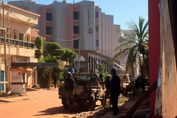 Ataque yihadista a hotel en Mali deja 40 muertos