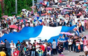 Miles de personas marchan en Honduras. Crédito: Facebook "Por nuestros hijos" 
