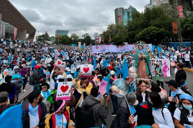 Un millón marchan en México a favor de la mujer y la vida