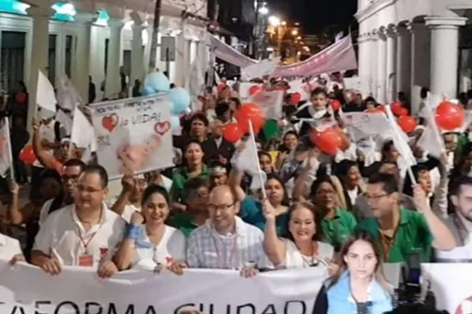 Bolivia celebró el Día del Niño por Nacer en las calles