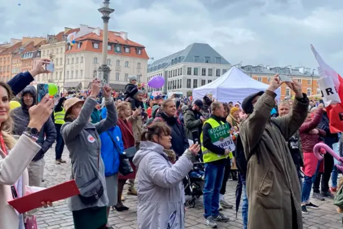 Miles marchan por la vida y contra el aborto en Alemania y Polonia