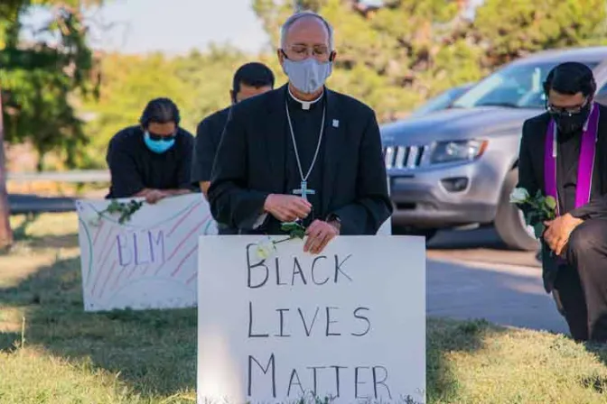 El Papa llamó a obispo que rezó por fin de la violencia racial tras muerte de George Floyd